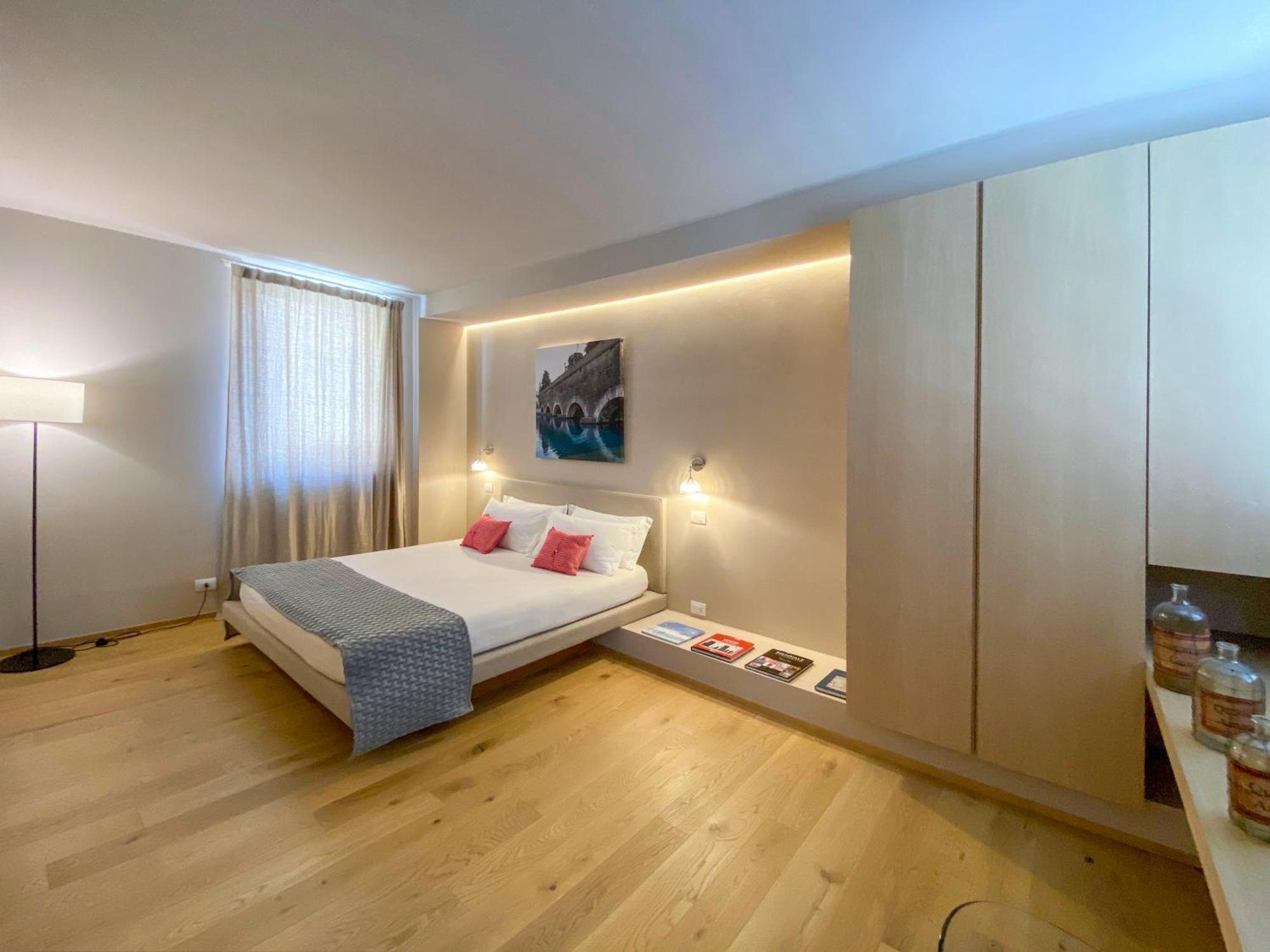 Time To Be - Luxury Apartments Centro Storico Peschiera del Garda Eksteriør billede